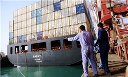 فارس گزارش می‌دهد حجم تجارت خارجی در فروردین 5.6 میلیارد دلار شد/ صادرات غیر نفتی 3.6 میلیارد دلار