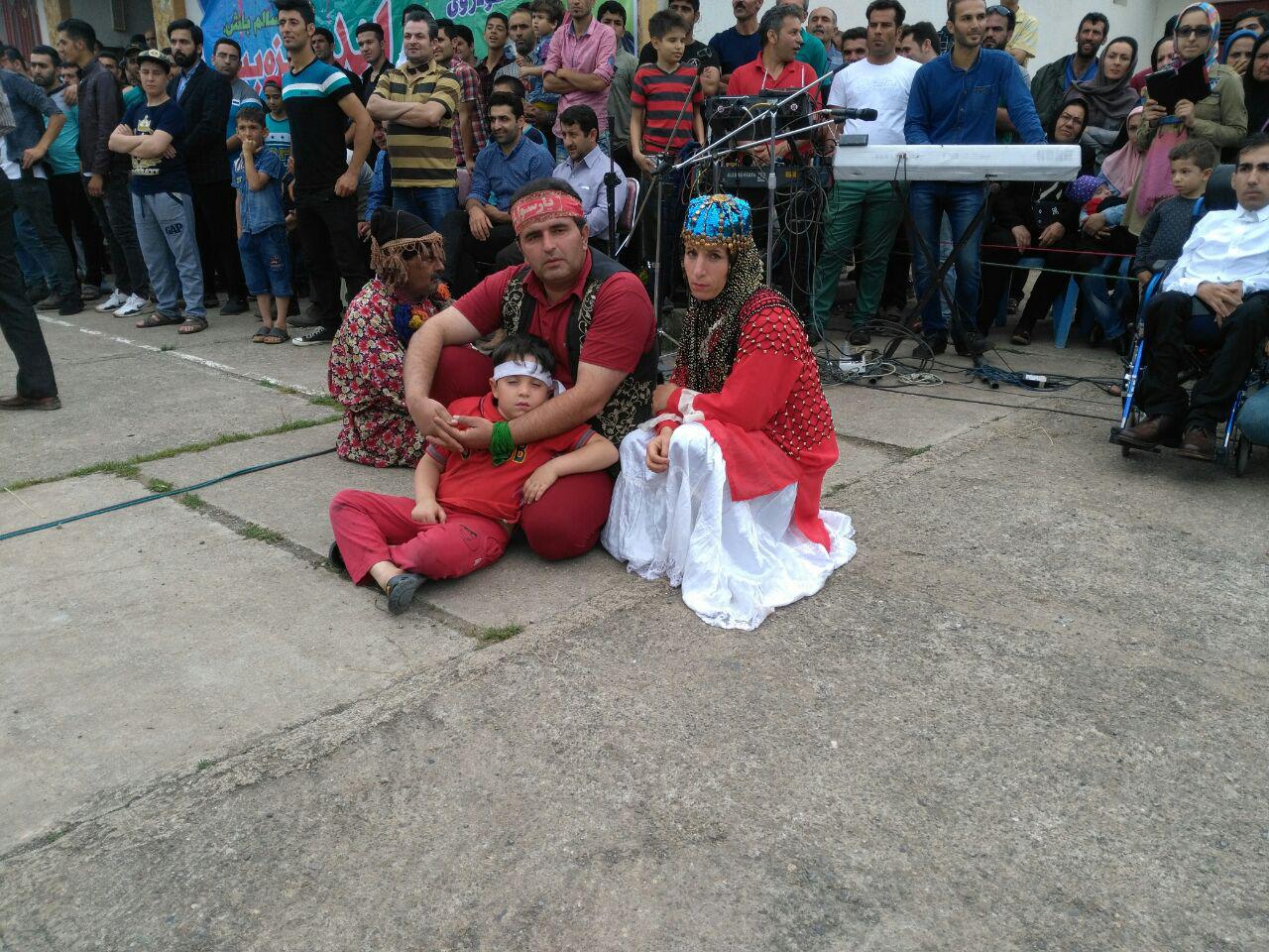 اختصاصی/اجرای لافند بازی توسط جمشید حسین زاده در جشنواره های توت فرنگی صومعه سرا و رودبار