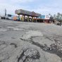 اختصاصی / ورودی جایگاه سوخت ” دولت آباد رشت ” یا صحنهای از یک منطقه جنگزده ! آیا این وضعیت در شأن مردم است؟