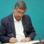 پیام استاندار به مناسبت یکم خرداد روز ملی « مقاومت لرستان » : لرستان هم چنان سرزمین رزم و حماسه در برابر خصم زبون و دژخیمان قسم خورده است