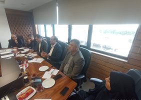 اختصاصی / مدیر کل گردشگری گیلان در نشست اتاق بازرگانی : در دیپلماسی فرهنگی بین المللی ضعیف عمل کردهایم / برای میزبانی از مقامات اجلاس استانداران خزر یک اتاق استاندارد نداشتیم / استارتاپ های گیلان به صورت پراکنده فعالیت میکنند